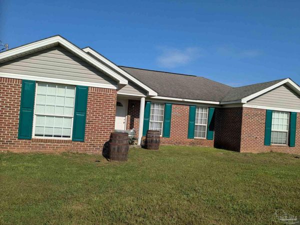 62539 Presley Rd, Atmore, AL 36502