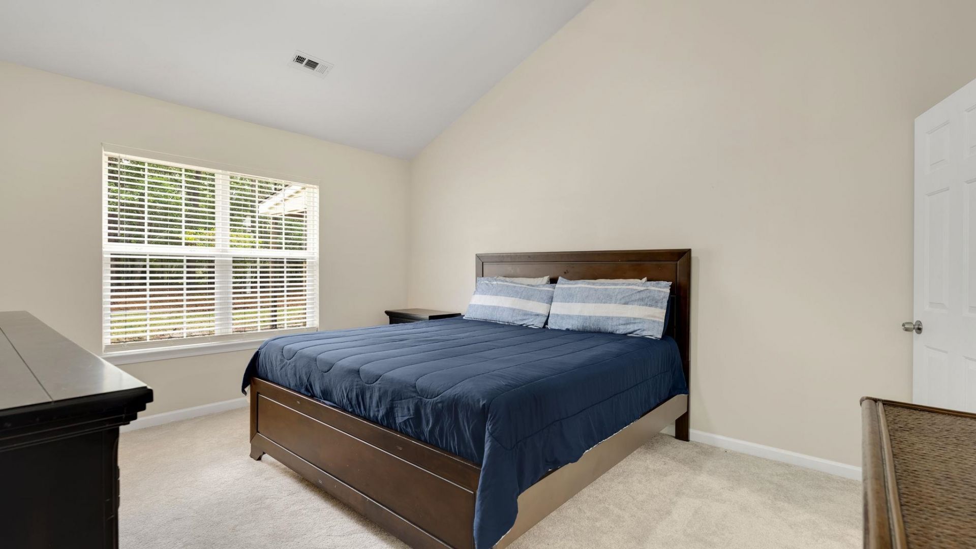 389 Springfield Dr. Photo 10