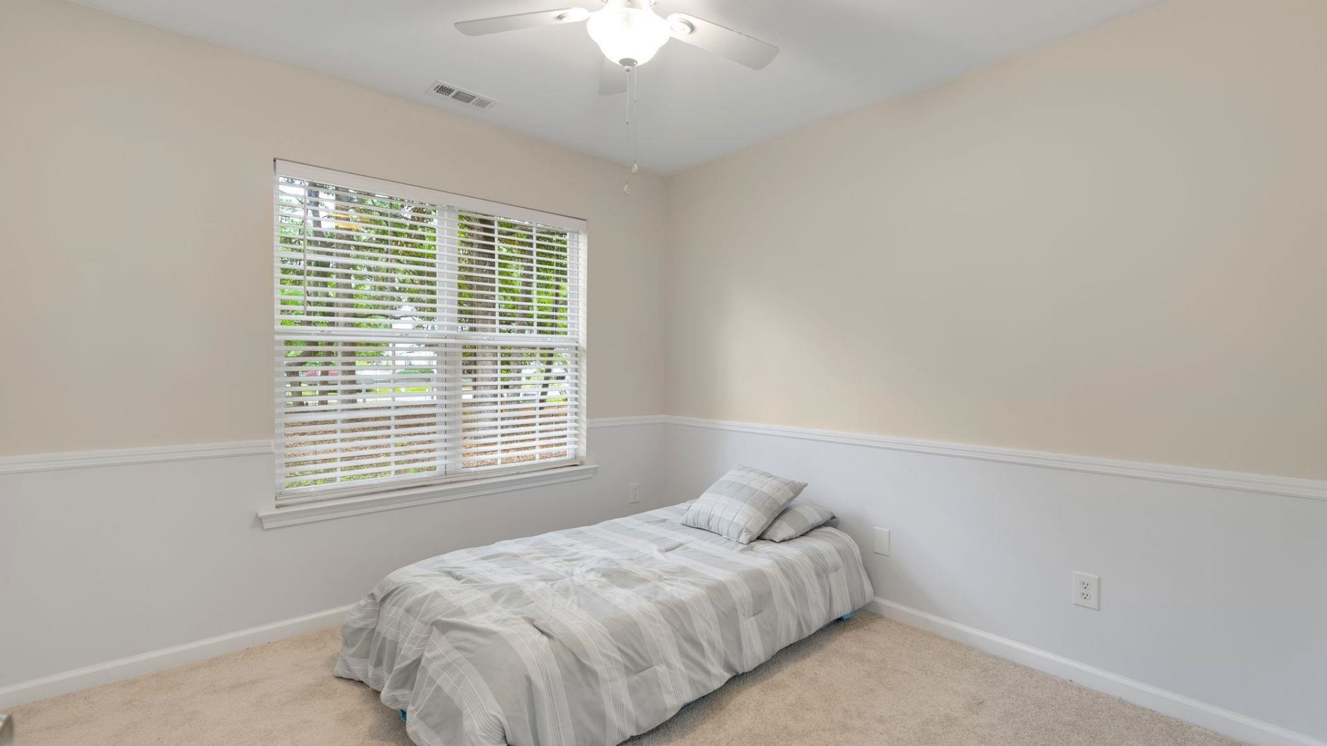 389 Springfield Dr. Photo 14