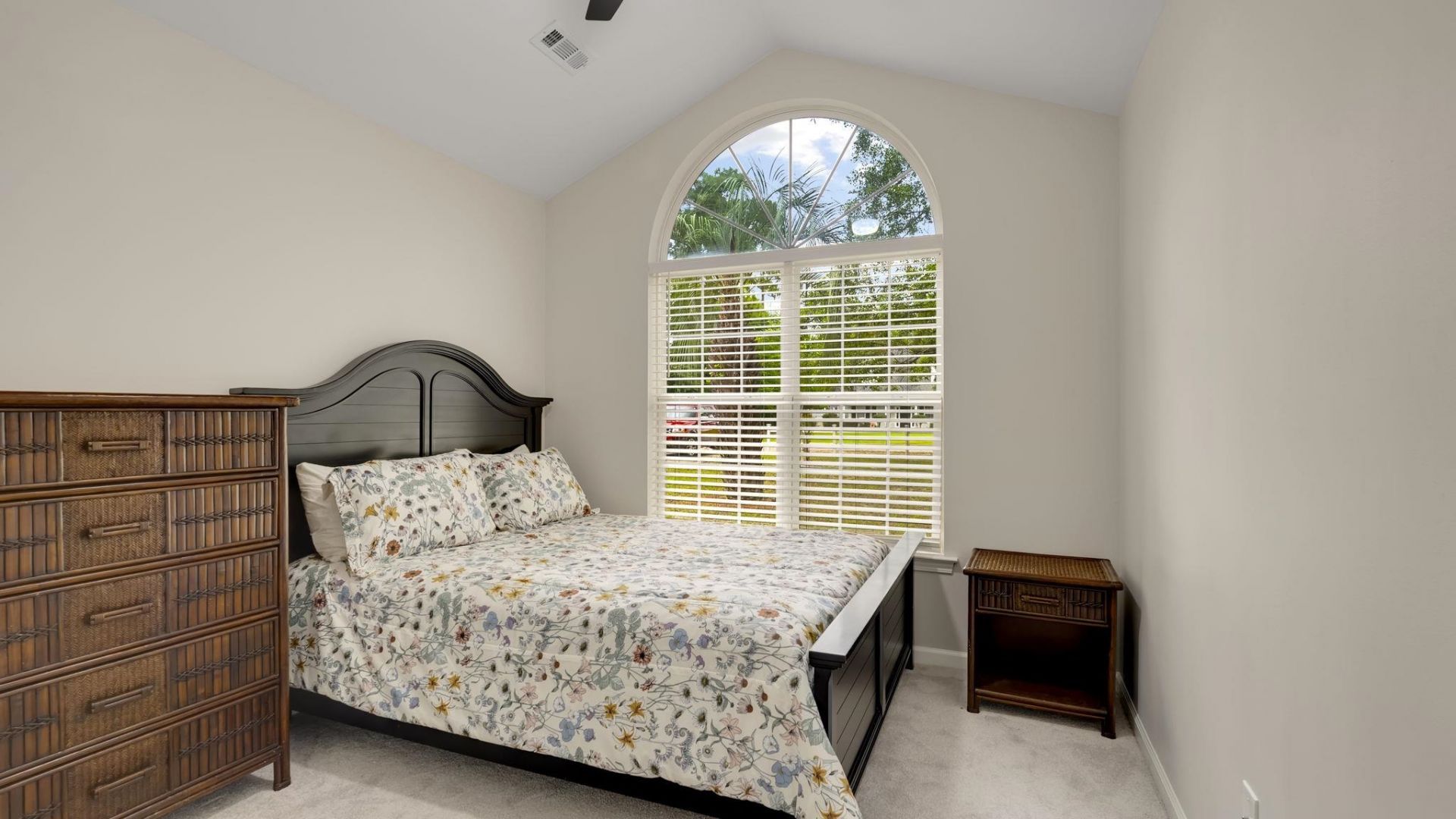 389 Springfield Dr. Photo 15