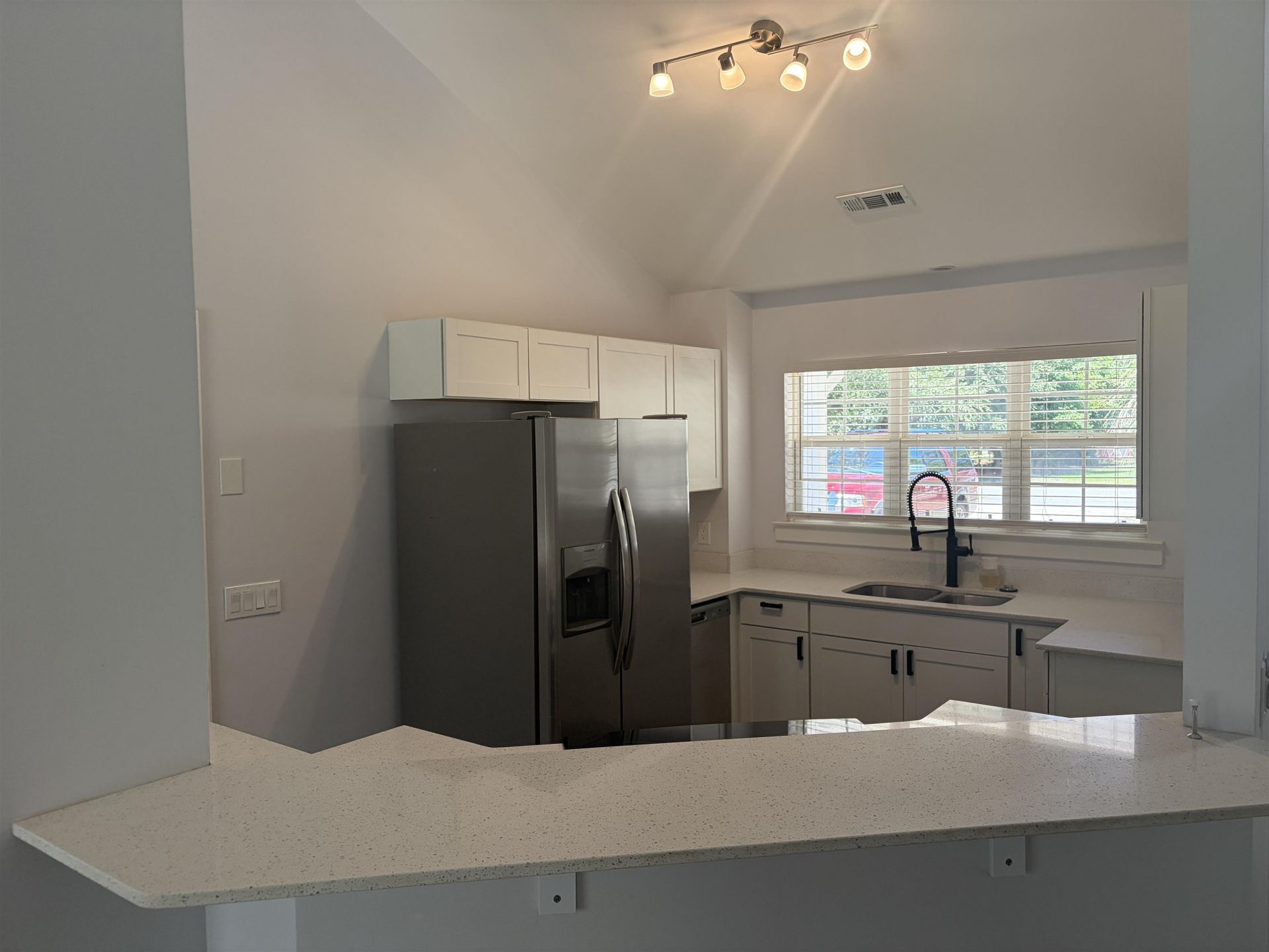 389 Springfield Dr. Photo 21