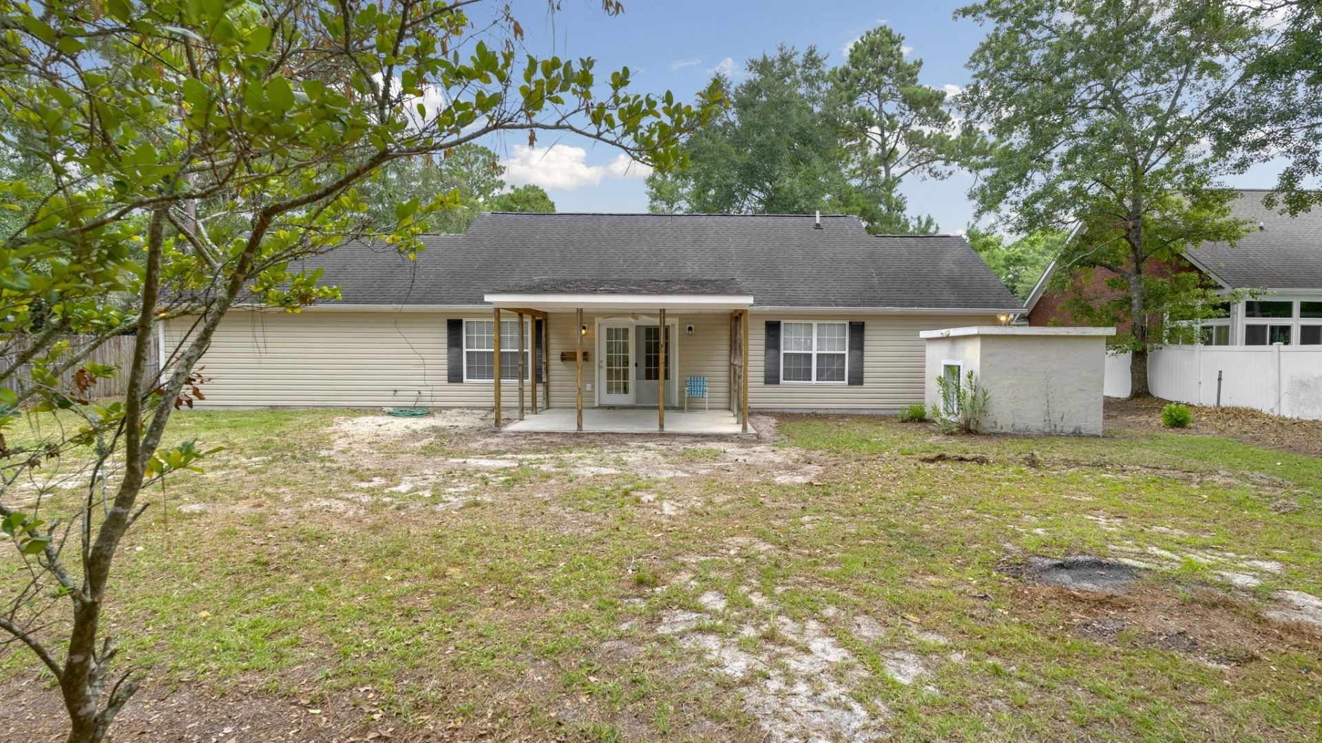 389 Springfield Dr. Photo 26