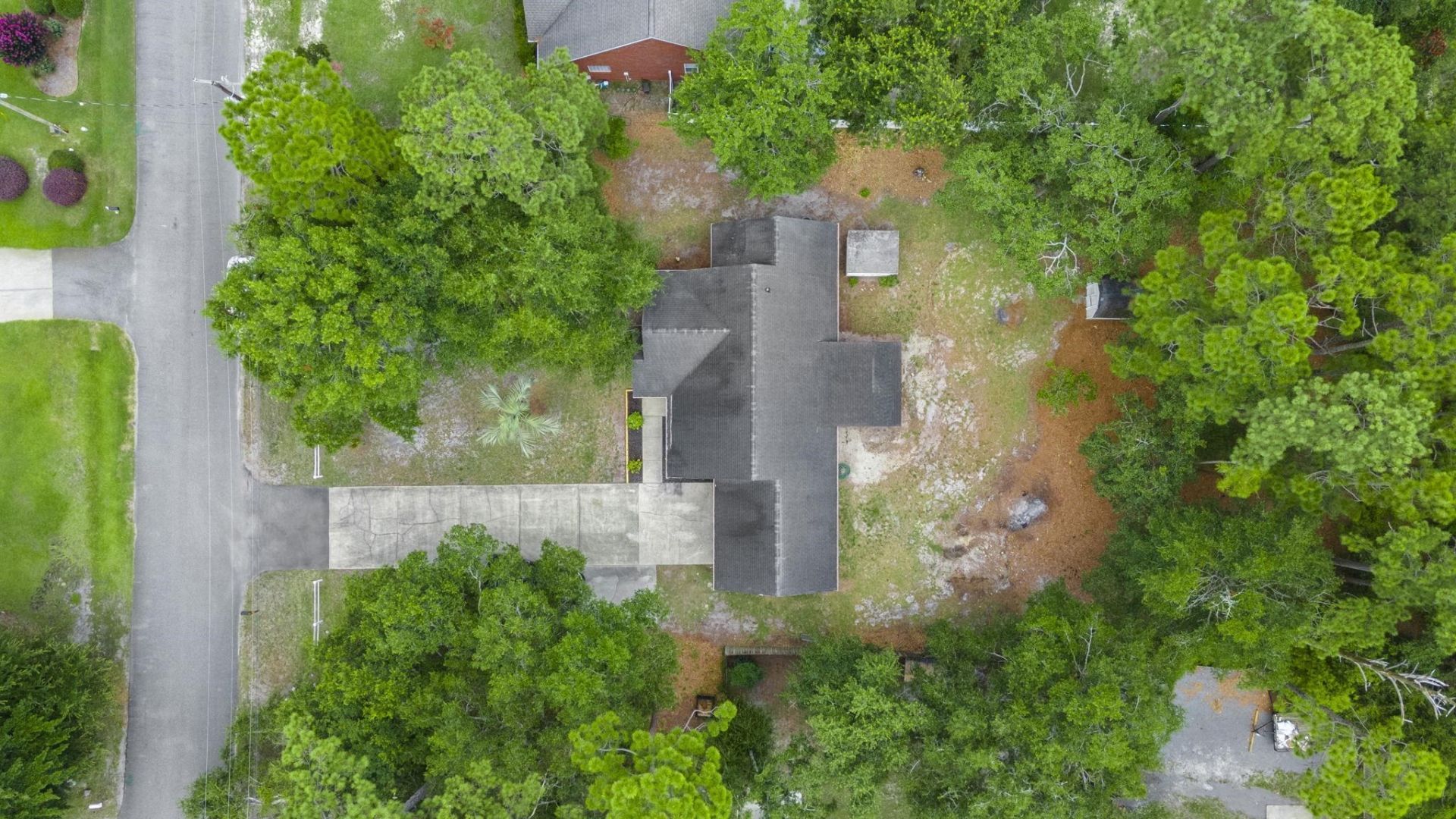 389 Springfield Dr. Photo 4