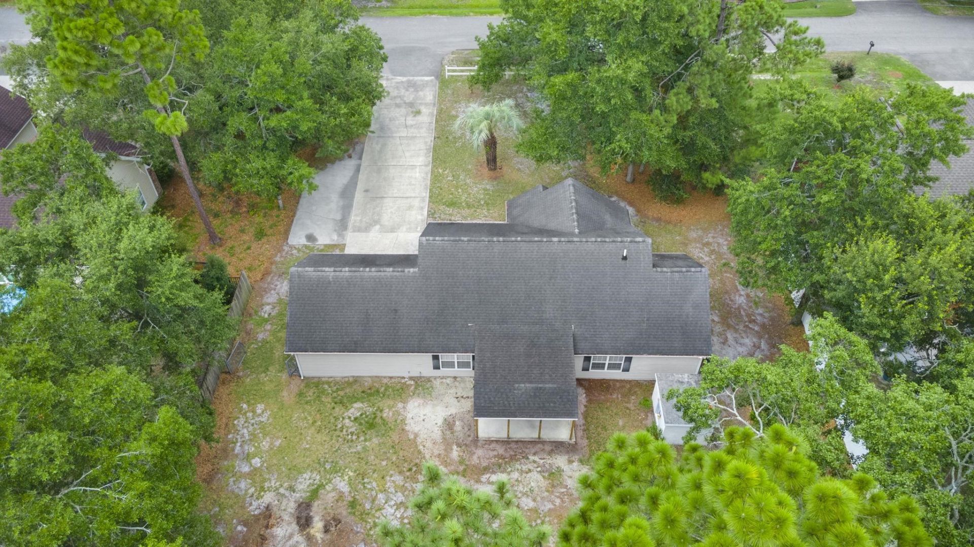389 Springfield Dr. Photo 5