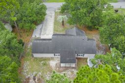 389 Springfield Dr. photo 4