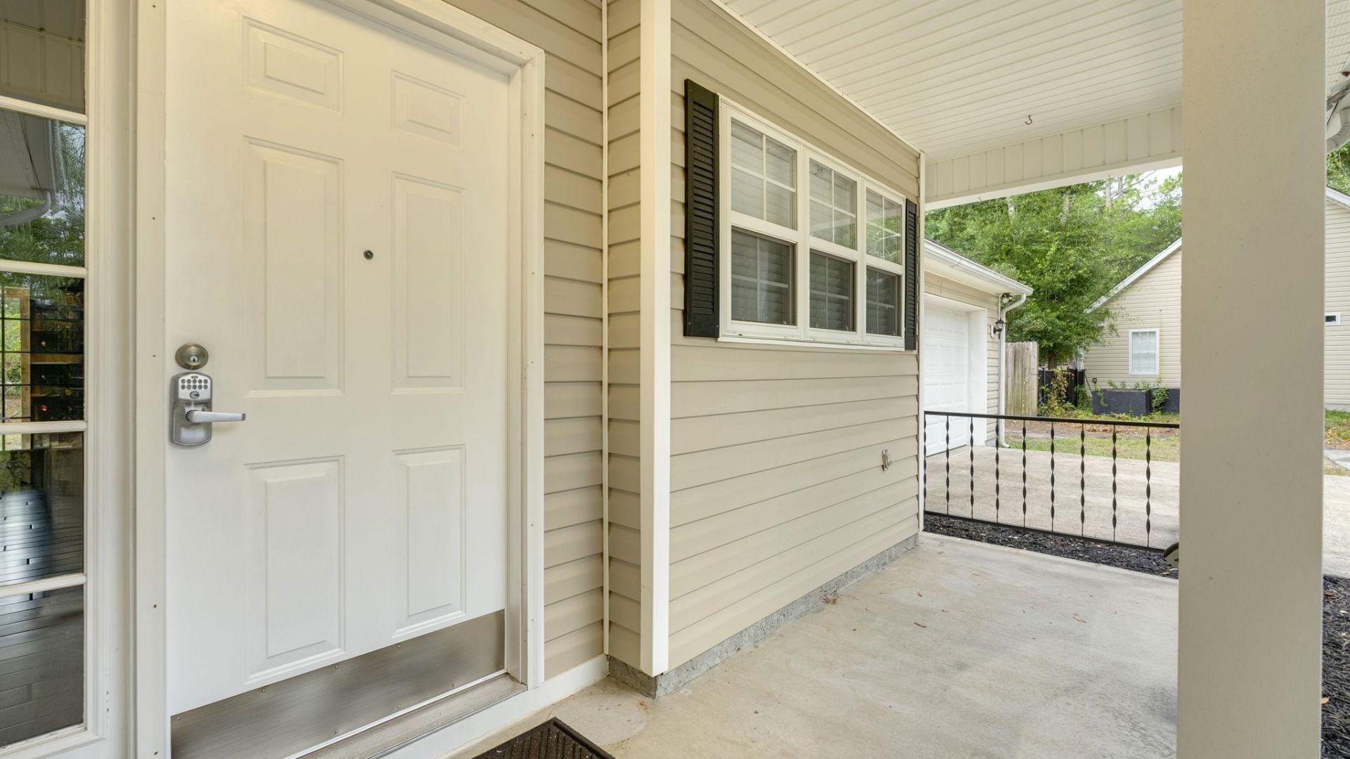 389 Springfield Dr. Photo 6