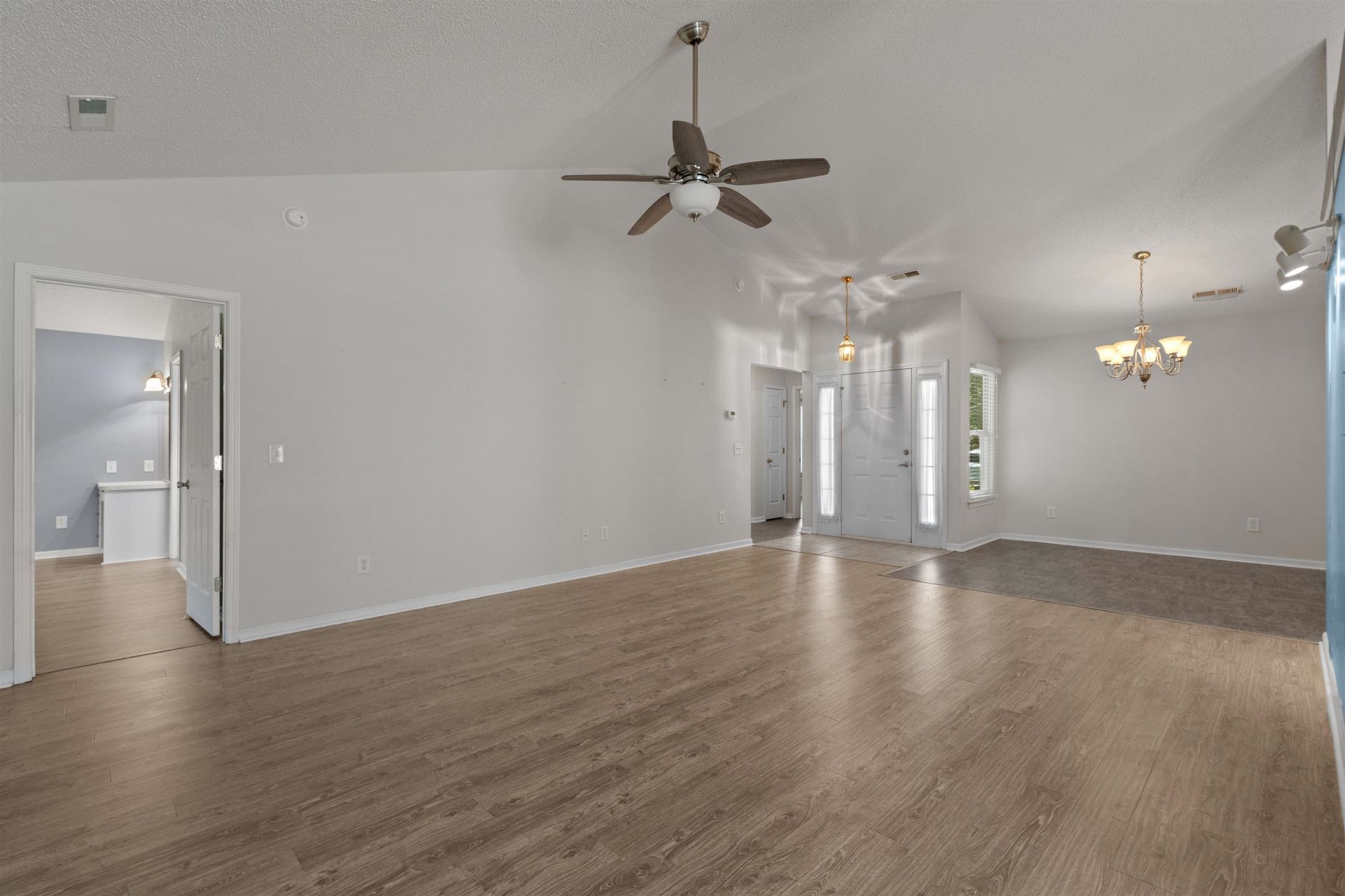 226 Lynco Ln. Photo 14