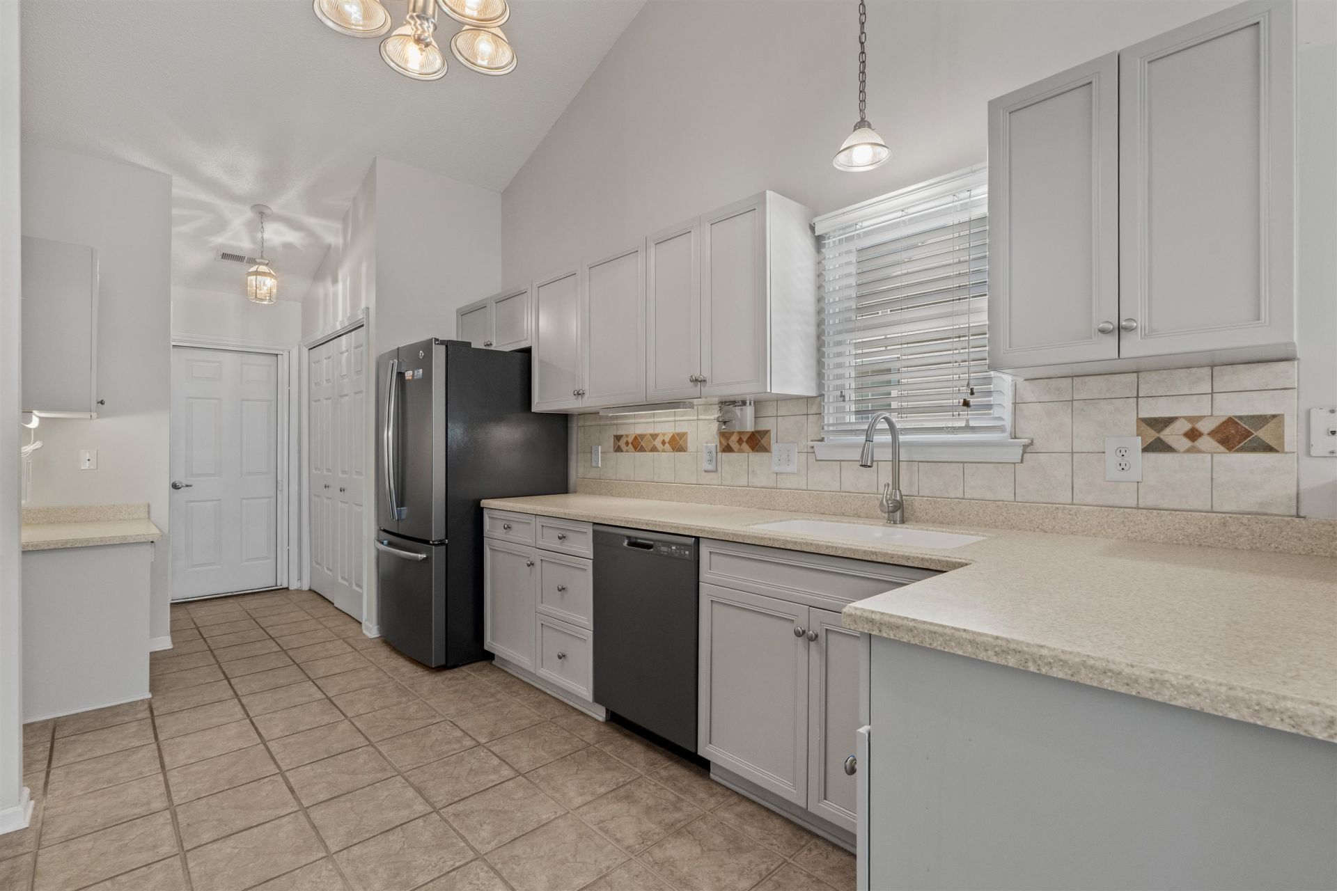 226 Lynco Ln. Photo 19