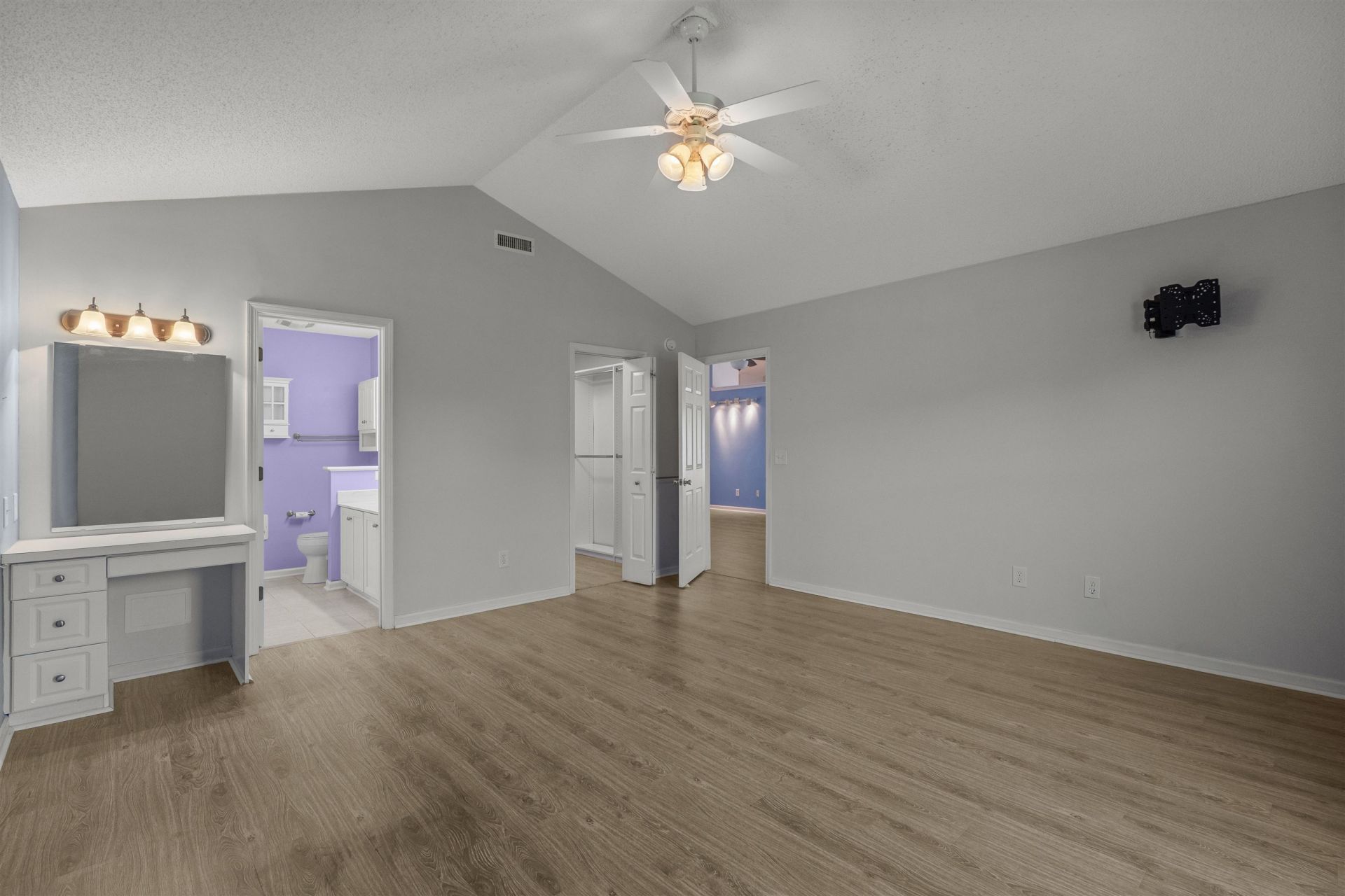 226 Lynco Ln. Photo 31