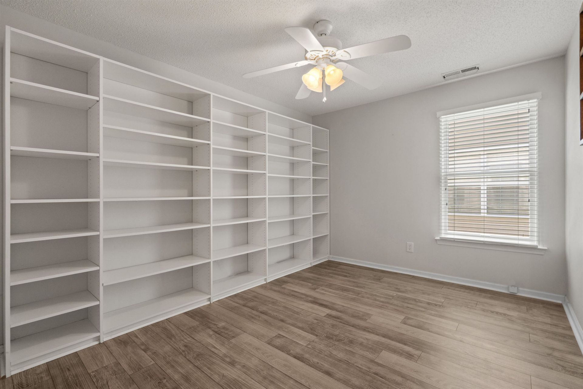 226 Lynco Ln. Photo 35