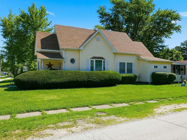 702 N Wayne Street, Warren, IN 46792