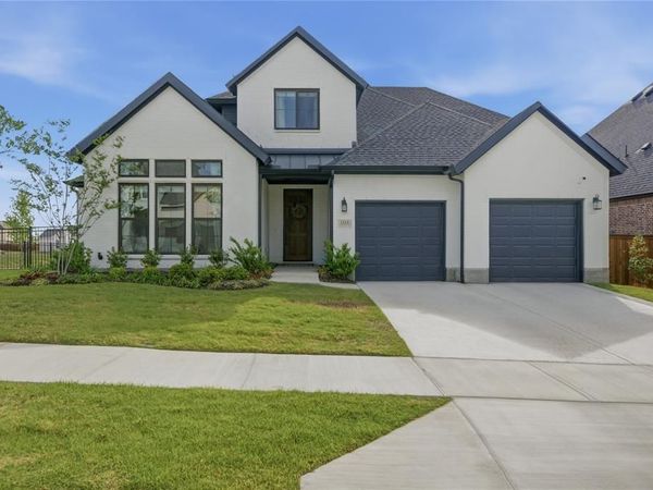 2113 Heather Hills Drive, Fort Worth, TX 76008