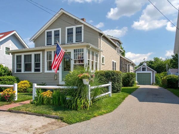 52 Wachusett Rd, Weymouth, MA 02191