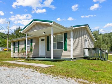 48 Crescent Road, Manchester, KY 40962