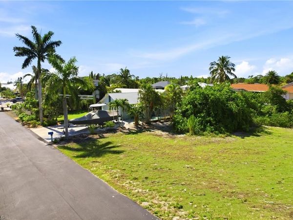 3759 Manatee DR , OTHER, FL 33956