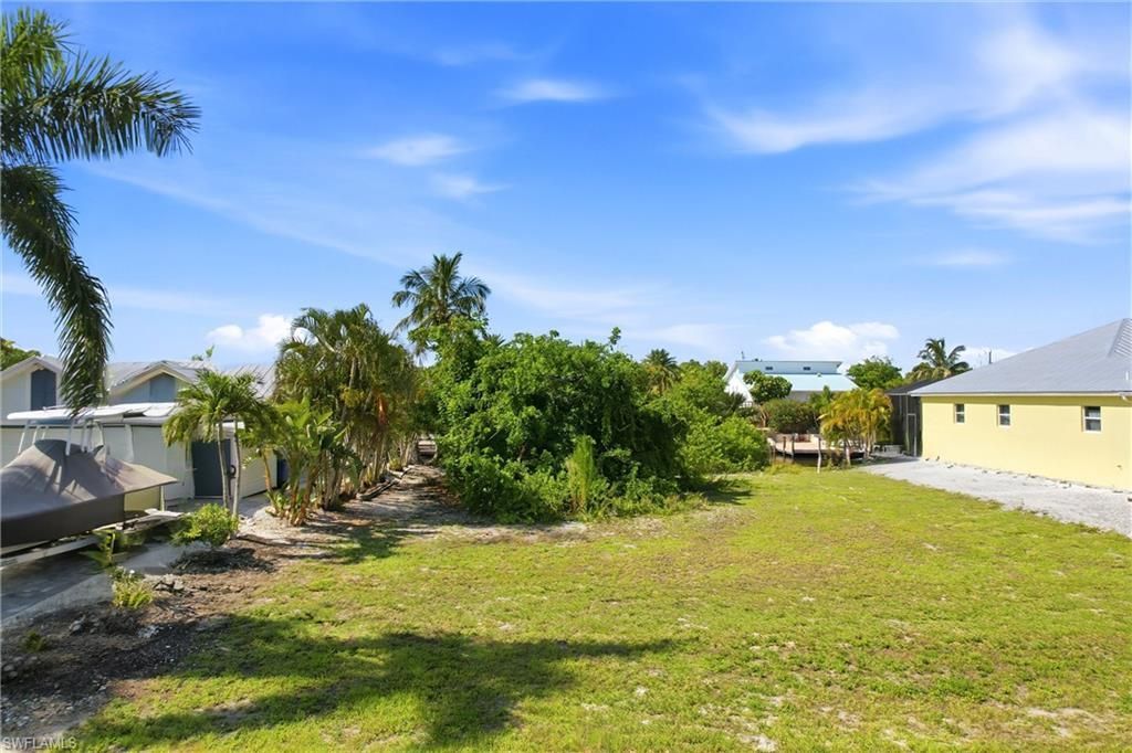 3759 Manatee Dr, Saint James City, FL 33956 Photo