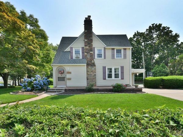 112 Cambridge Avenue, Stewart Manor, NY 11530