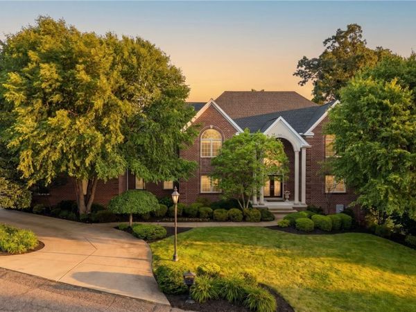 7000 Pinehurst Dr , Presto, PA 15142