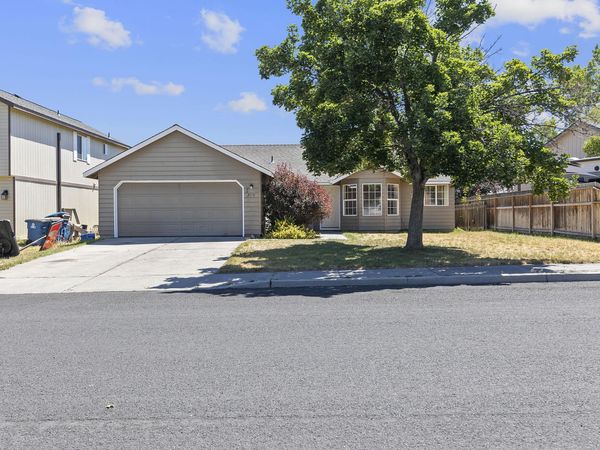 2150 SW 29th Street, Redmond, OR 97756