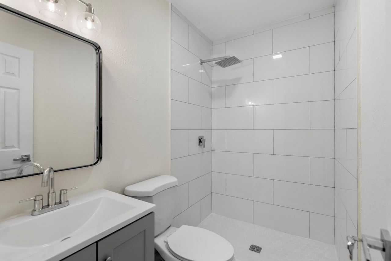 865 SE 12th Street, Unit A, Hialeah, FL 33010 Photo