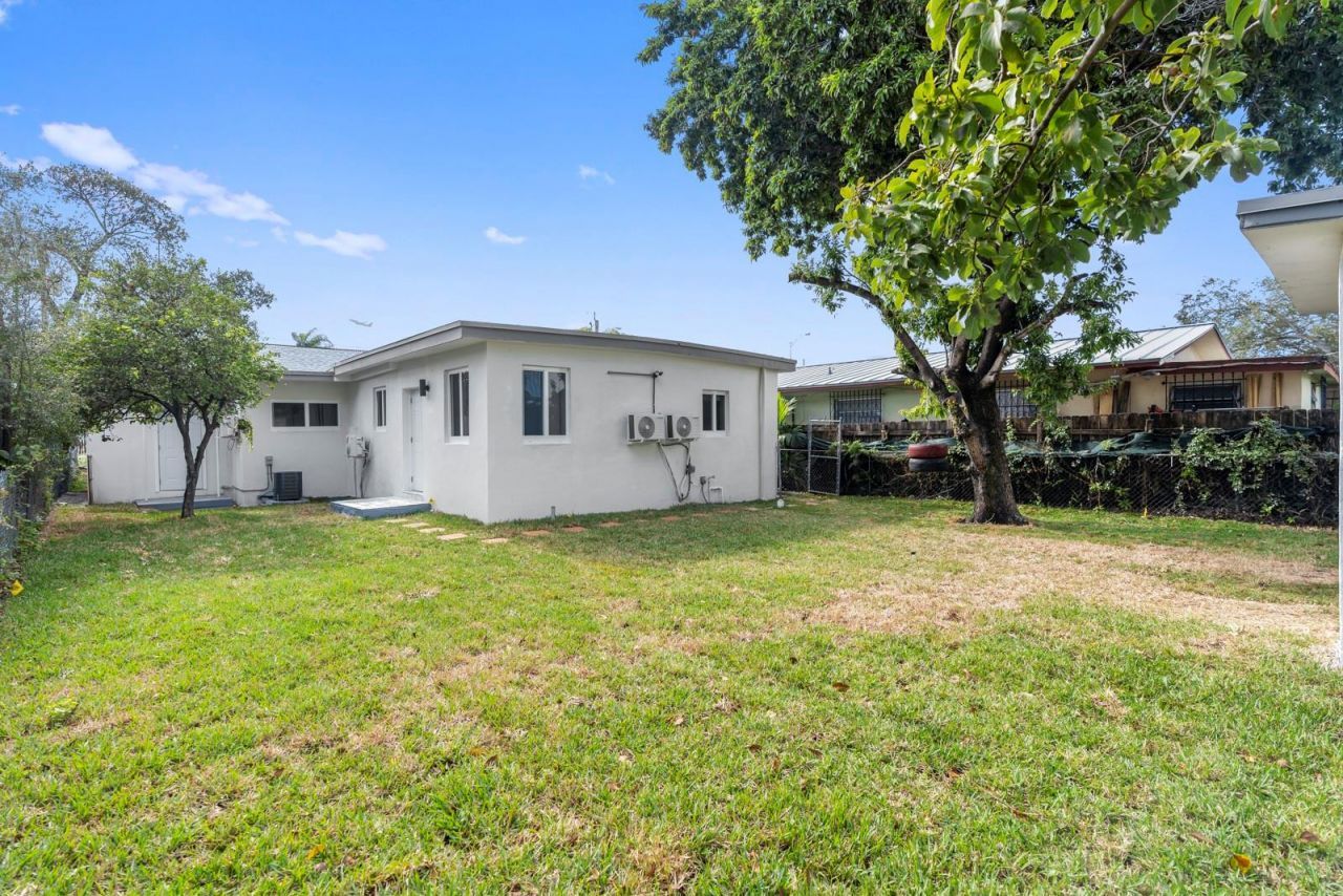 865 SE 12th Street, Unit A, Hialeah, FL 33010 Photo