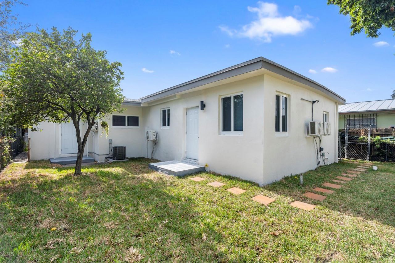 865 SE 12th Street, Unit A, Hialeah, FL 33010 Photo