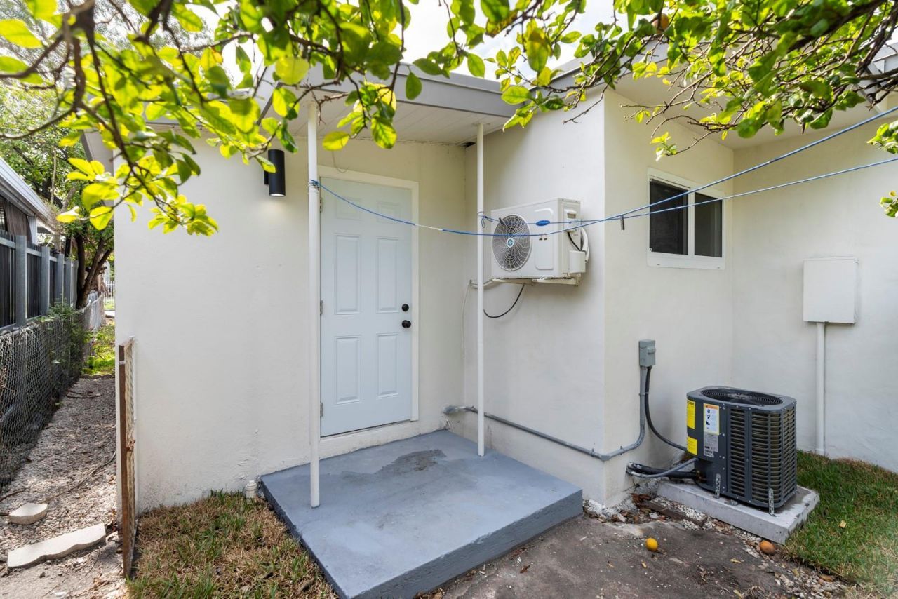 865 SE 12th Street, Unit A, Hialeah, FL 33010 Photo
