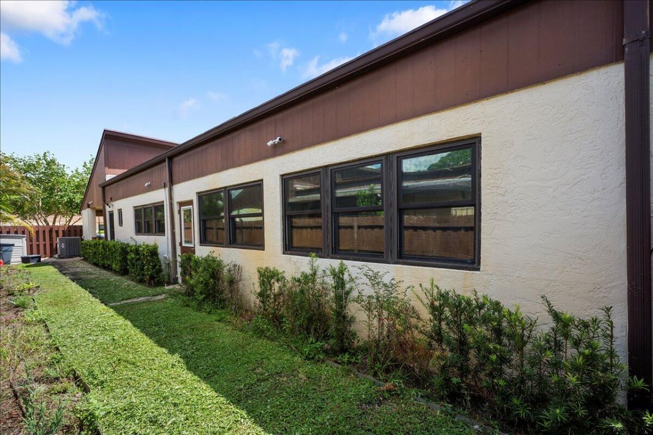 6774 Wheaton Lane, Lake Worth, FL 33467 Photo
