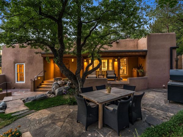 541 Camino Rancheros , Santa Fe, NM 87505