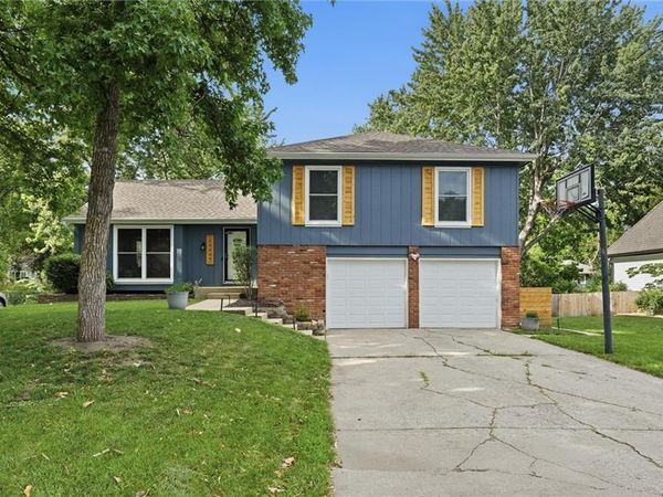 10069 Bluejacket Drive, Overland Park, KS 66214