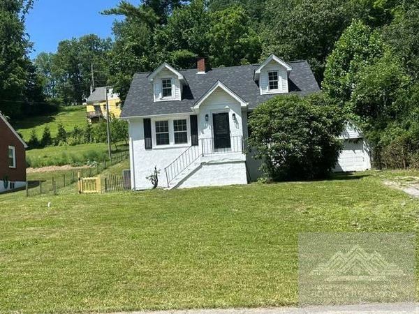 2608 Grassy Branch, Bluefield, WV 24701