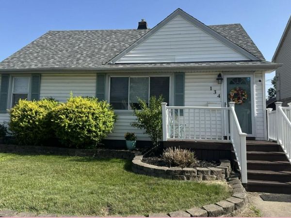 134 E Kalama Avenue, Madison Heights, MI 48071