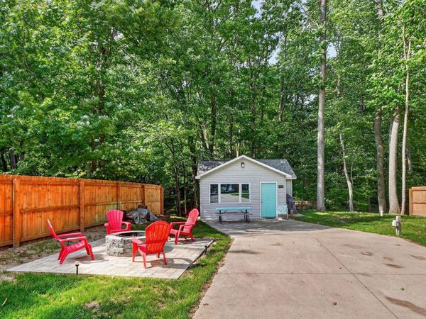 8520 Sapphire W, Lake City, MI 49651