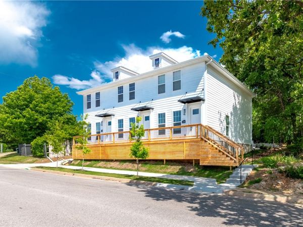 2286 W Stone Street , Fayetteville, AR 72701