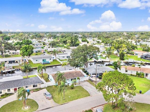 9472 TREASURE LANE NE, ST PETERSBURG, FL 33702