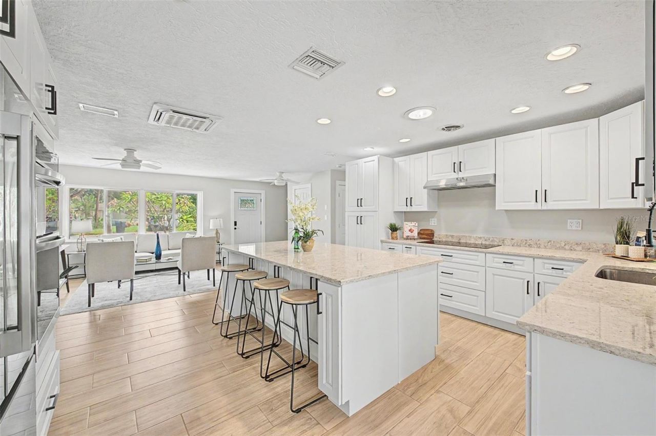 9472 Treasure Lane Ne, Saint Petersburg, FL 33702 Photo