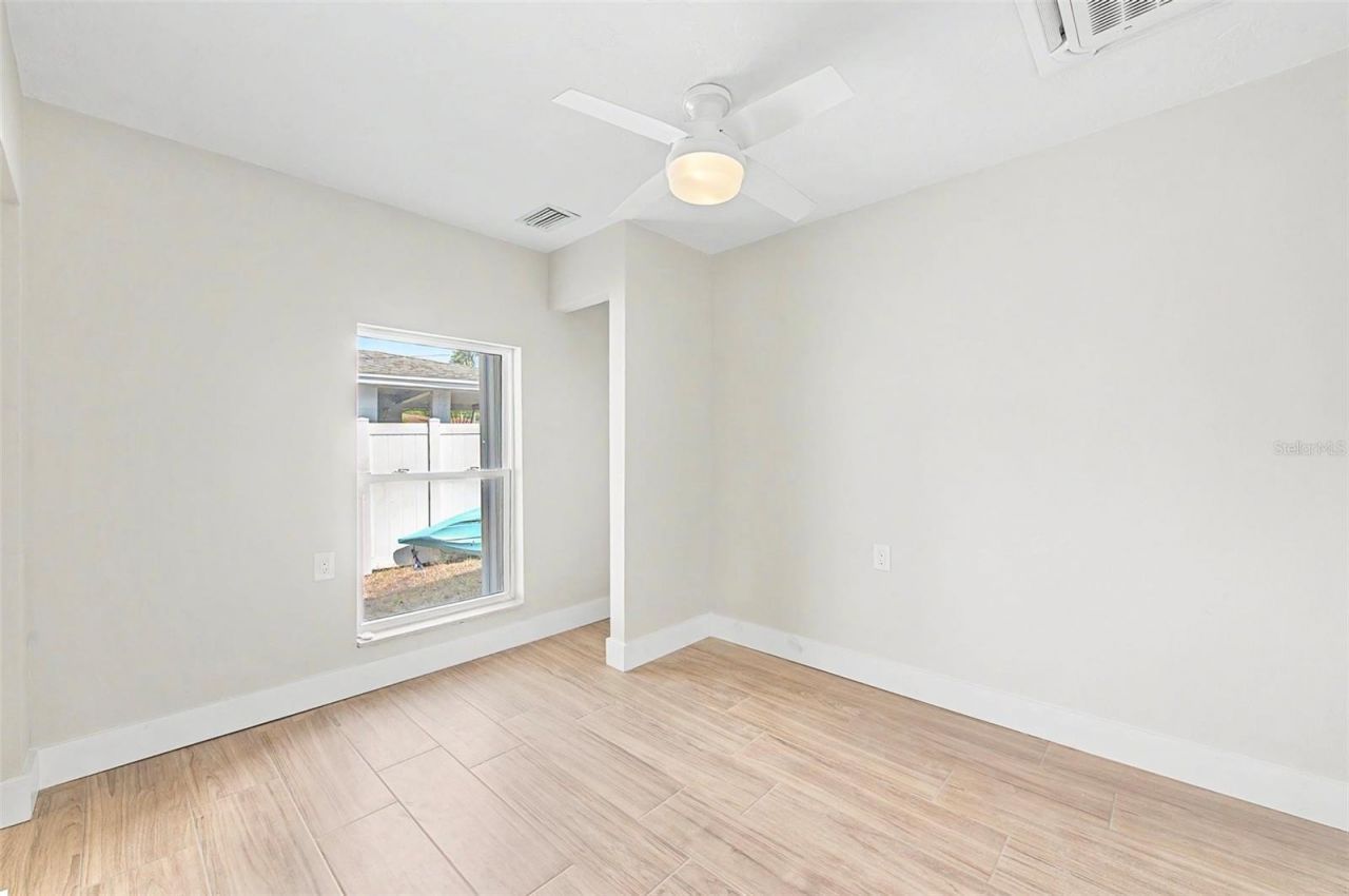 9472 Treasure Lane Ne, Saint Petersburg, FL 33702 Photo