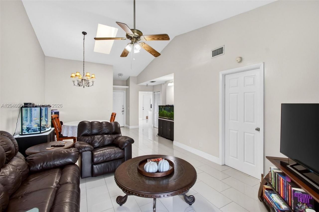 3855 Island Club Cir , Lake Worth, FL 33462 Photo