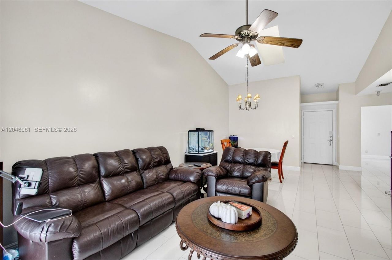 3855 Island Club Cir , Lake Worth, FL 33462 Photo