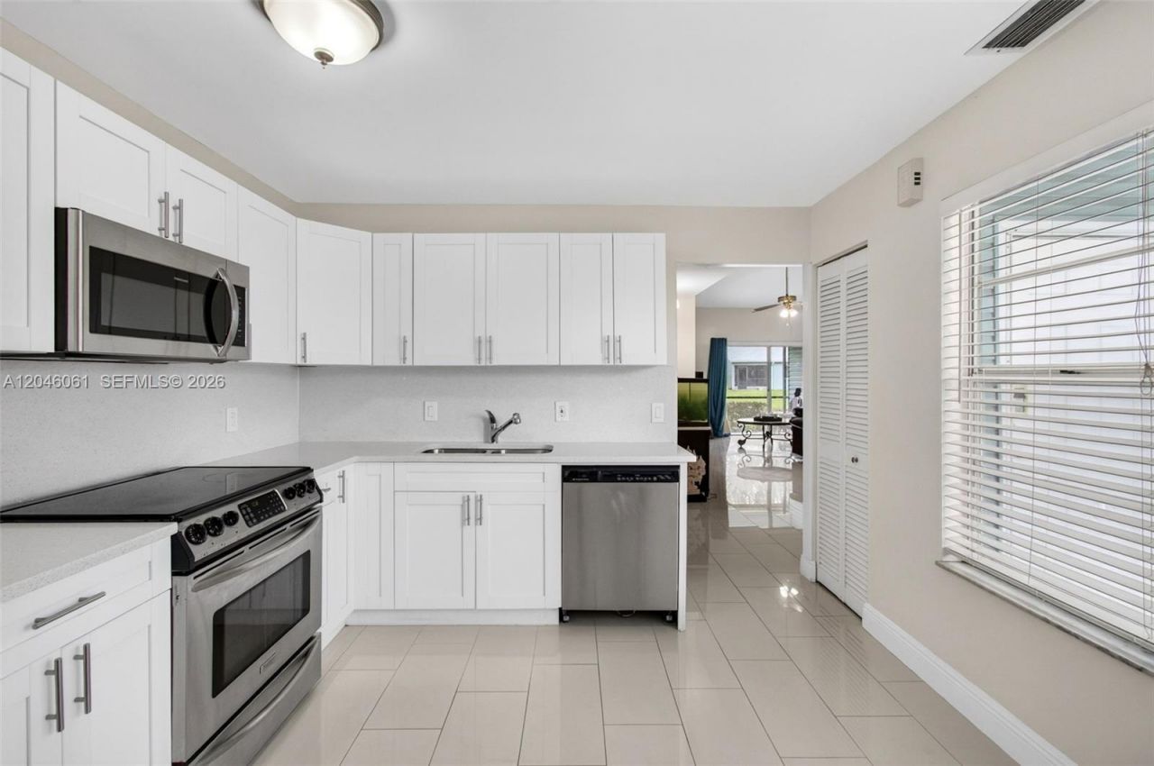 3855 Island Club Cir , Lake Worth, FL 33462 Photo
