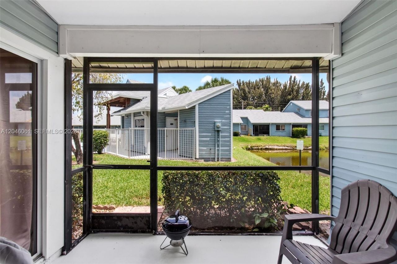 3855 Island Club Cir , Lake Worth, FL 33462 Photo