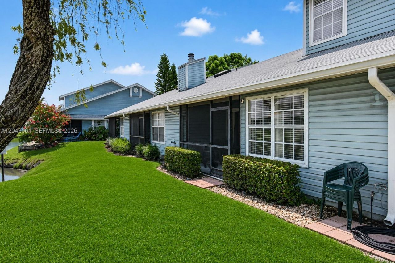 3855 Island Club Cir , Lake Worth, FL 33462 Photo