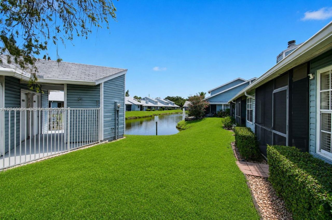 3855 Island Club Cir , Lake Worth, FL 33462 Photo