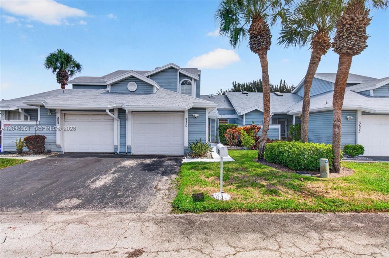 3855 Island Club Cir , Lake Worth, FL 33462 Photo