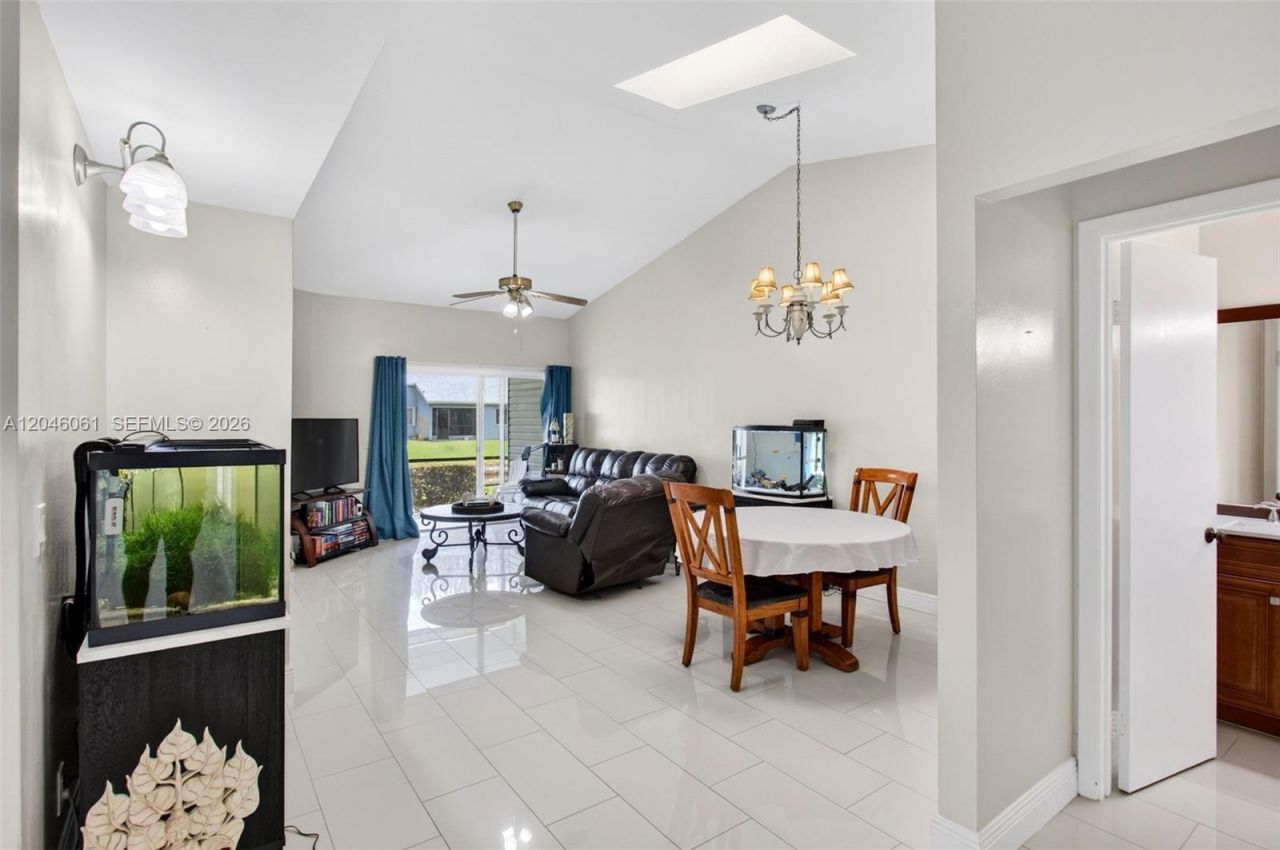 3855 Island Club Cir , Lake Worth, FL 33462 Photo