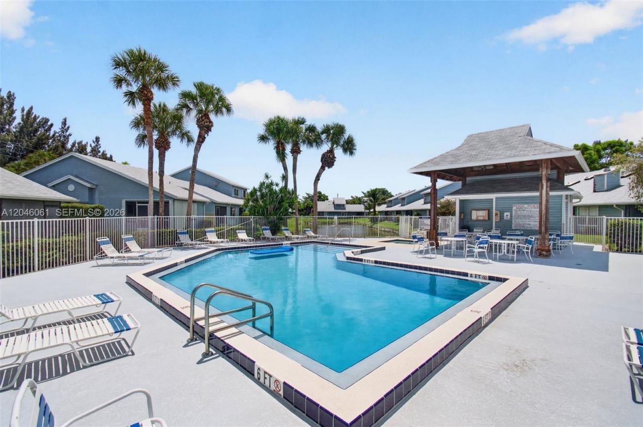 3855 Island Club Cir , Lake Worth, FL 33462 Photo