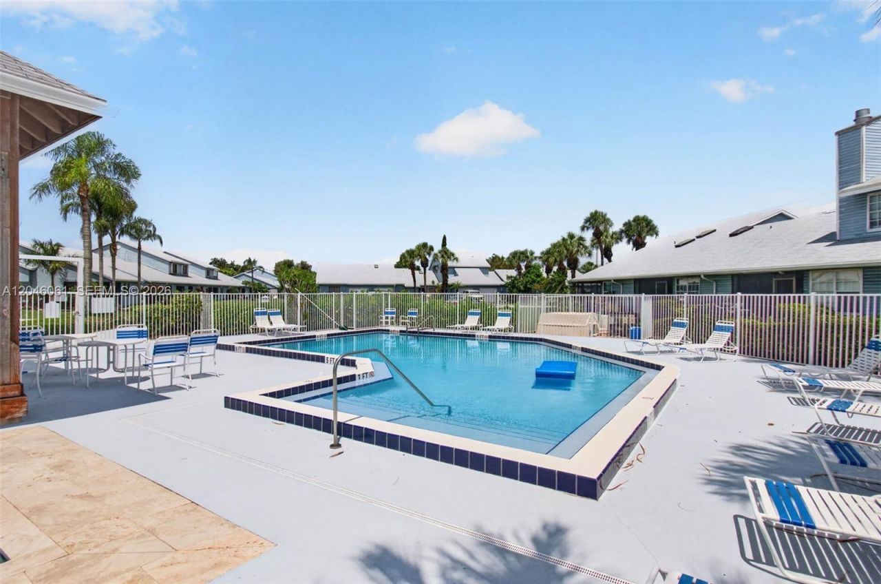 3855 Island Club Cir , Lake Worth, FL 33462 Photo