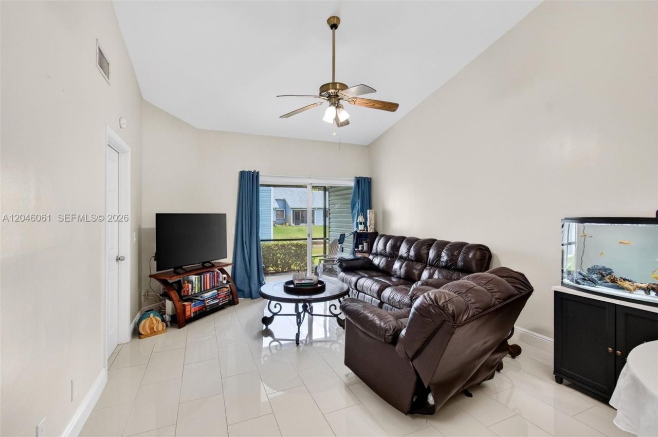 3855 Island Club Cir , Lake Worth, FL 33462 Photo
