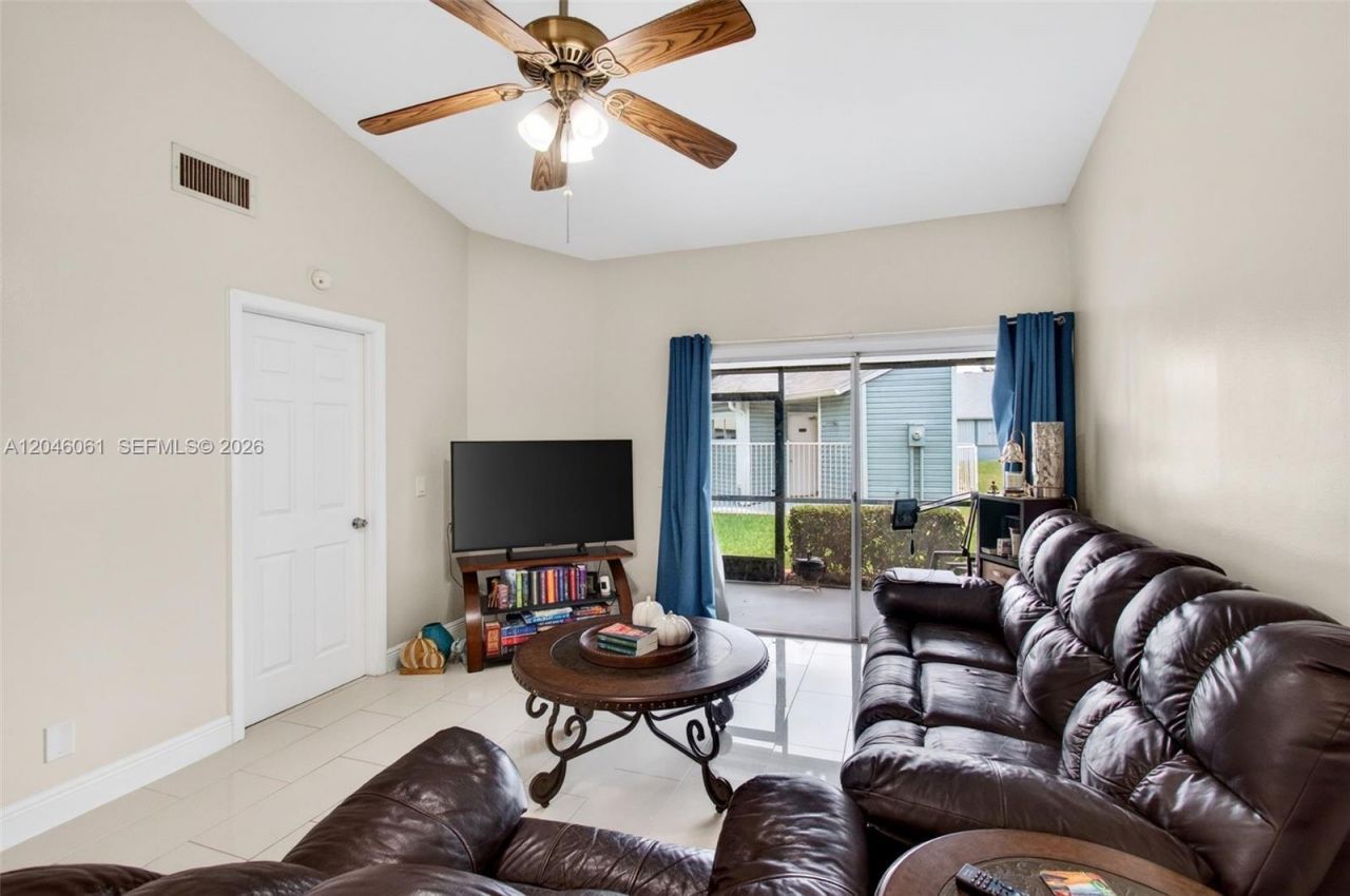 3855 Island Club Cir , Lake Worth, FL 33462 Photo