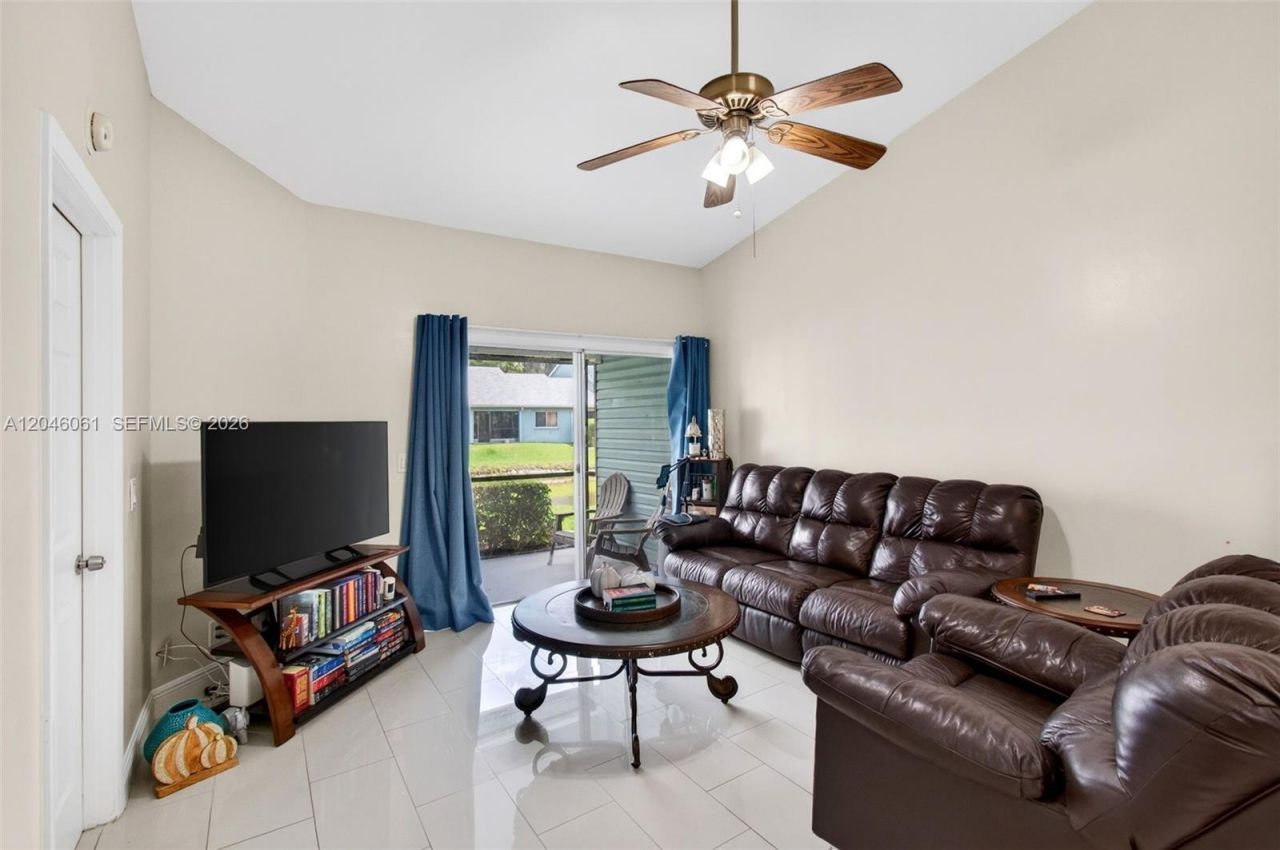 3855 Island Club Cir , Lake Worth, FL 33462 Photo